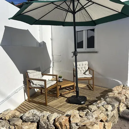 Modern With Private Patio Near Cascais & Sintra