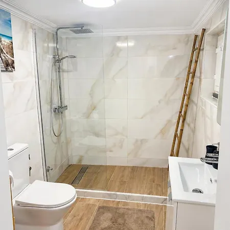Modern With Private Patio Near Cascais & Sintra